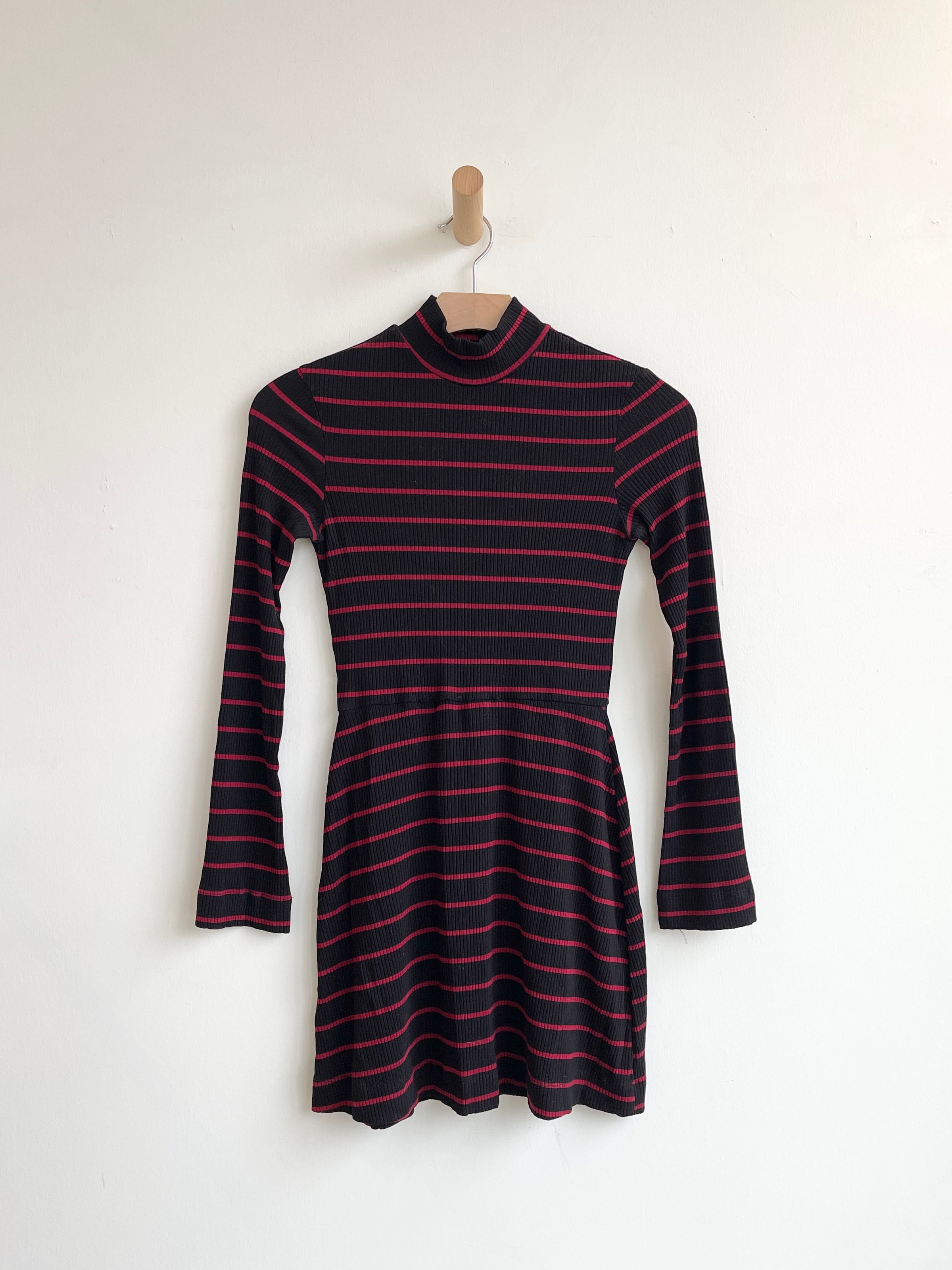 Reformation ribbed mockneck dress | Paloma Exchange Reformation ribbed mockneck dress | Paloma Exchange